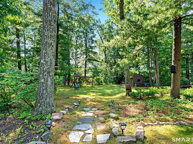38 Barry Ln — Photo 29
