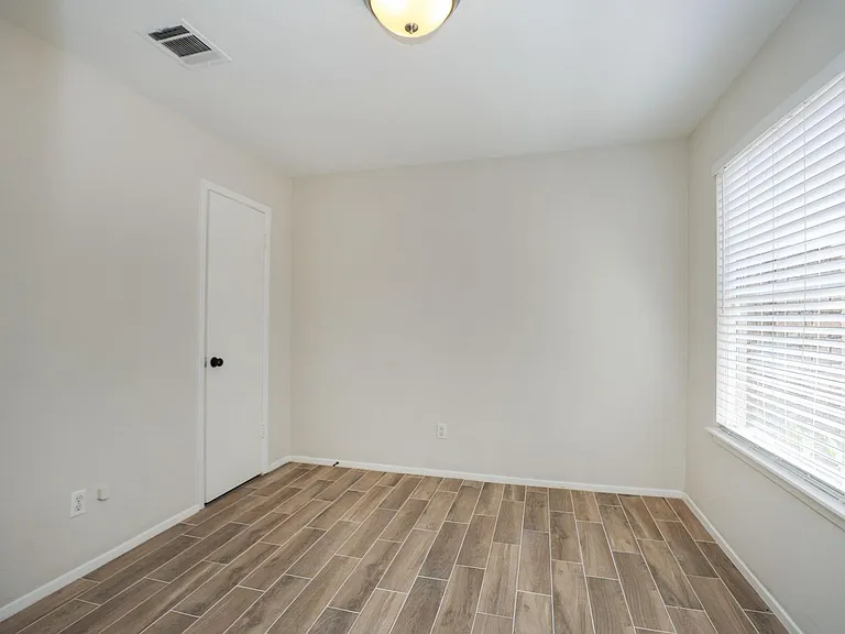 22318 Fincastle Dr — Photo 27