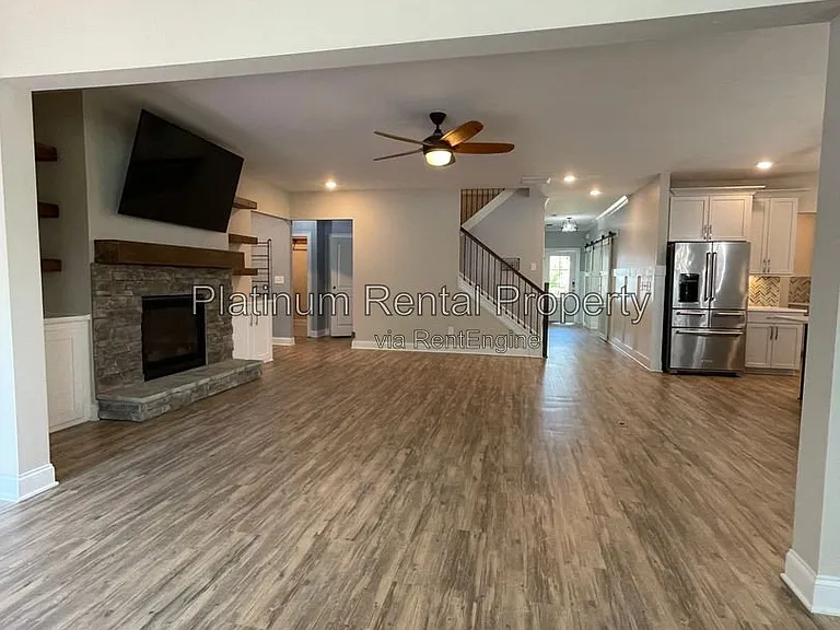 3215 Summerpoint Xing — Photo 34