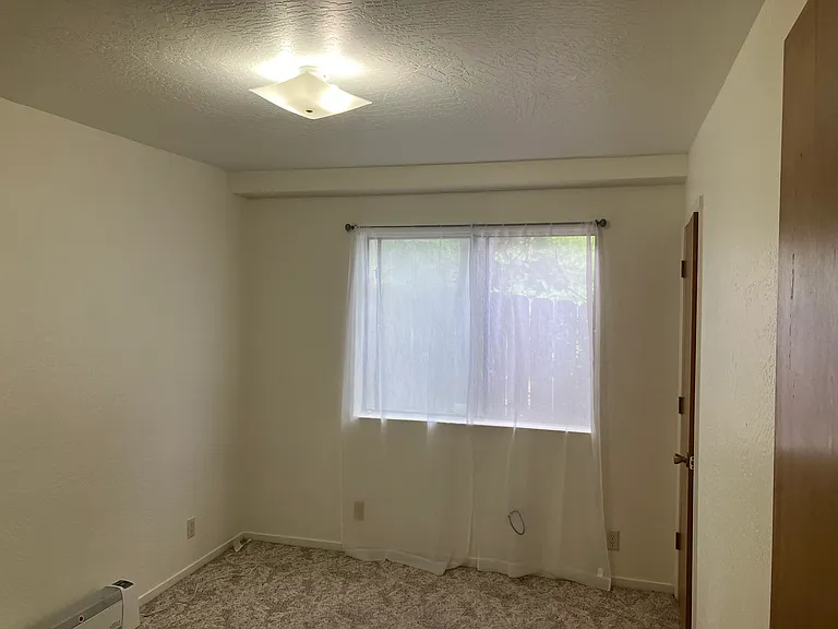 434 S Shepherd St — Photo 8
