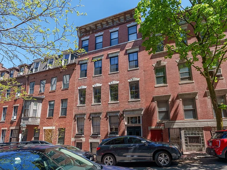 22 Irving St #2 — Photo 10