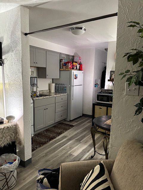 Bright and beautiful kitchen with all new appliances