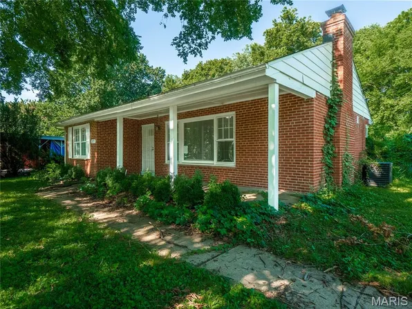 377 N Schlueter Ave, Saint Louis, MO 63135