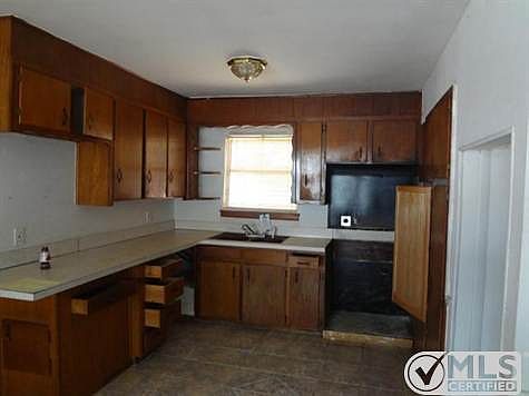 5th image of 3517 Grady St