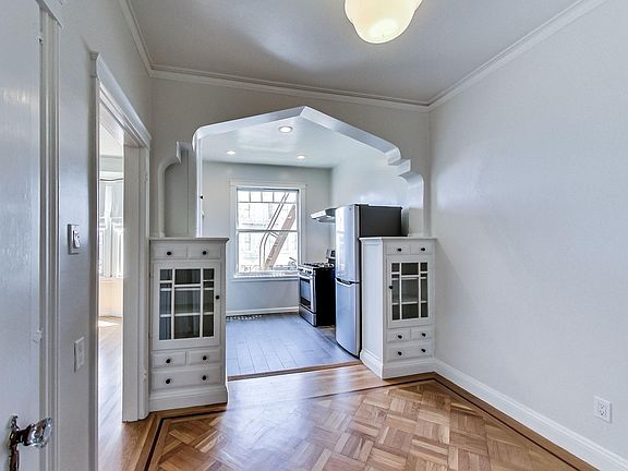4th image of 3101 Scott St APT 203
