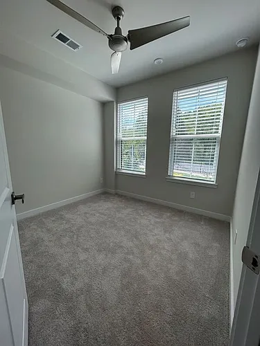 912 Broad River Ln Photo 1