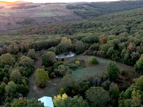 567 Madison St #6327, Huntsville, AR 72740