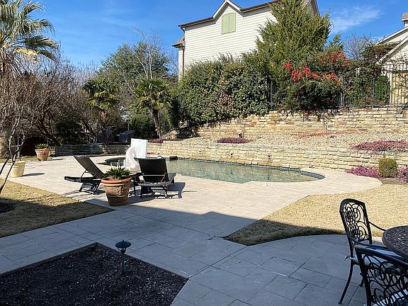 5th image of 3120 Hillside Dr
