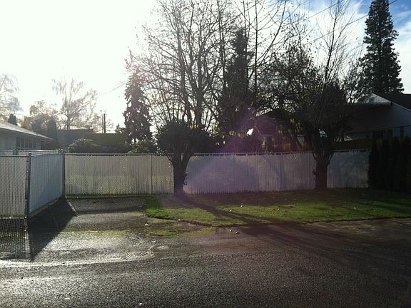 2nd image of 618 Polk St S