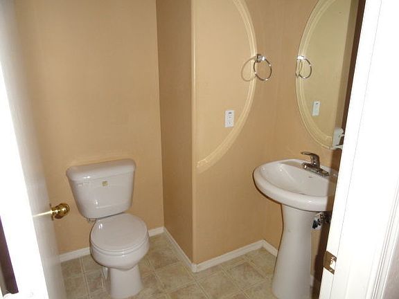 3rd image of 5820 S 32nd Ave