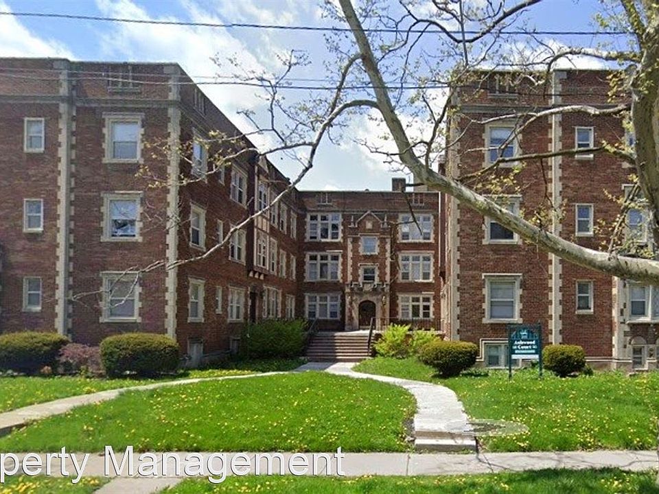 1st image of 2828 S Moreland Blvd #2