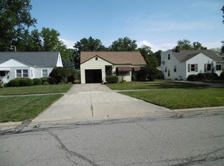 27824 Knickerbocker Rd, Bay Village, OH 44140