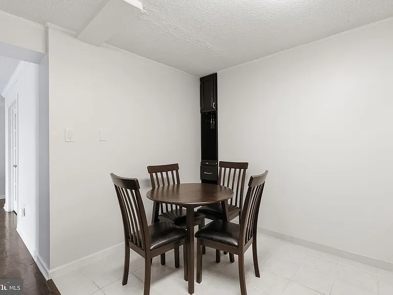 1300 Army Navy Dr #916 — Photo 8