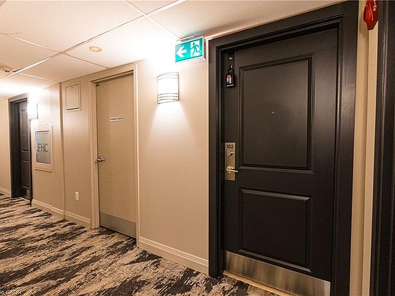 5th image of 427 Aberdeen Ave #102
