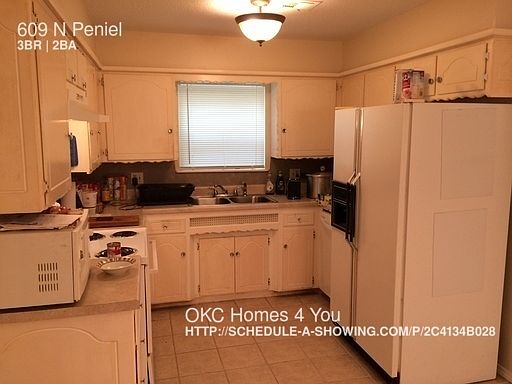 2nd image of 609 N Peniel St