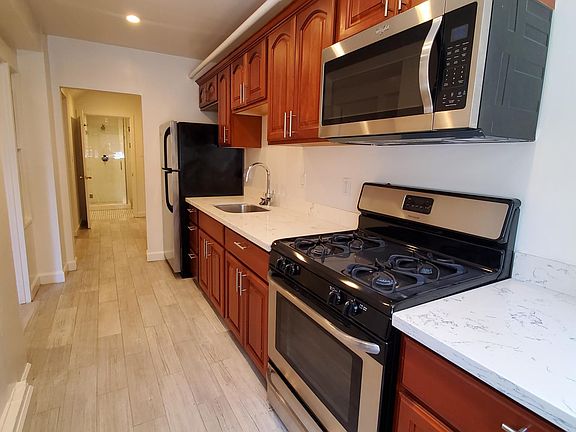 2nd image of 1171 Bush St APT 1A