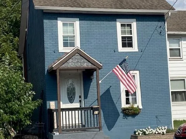 23 S 9th St, Quakertown, PA 18951