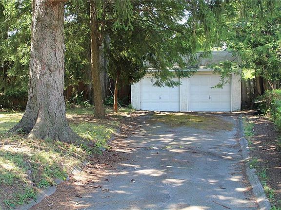 2nd image of 109 Milford Ct