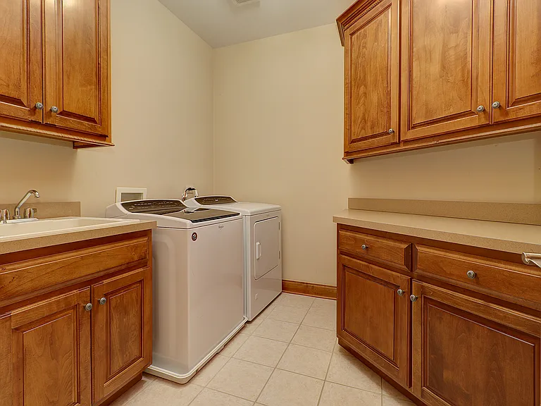 26025 Whispering Woods Cir — Photo 9