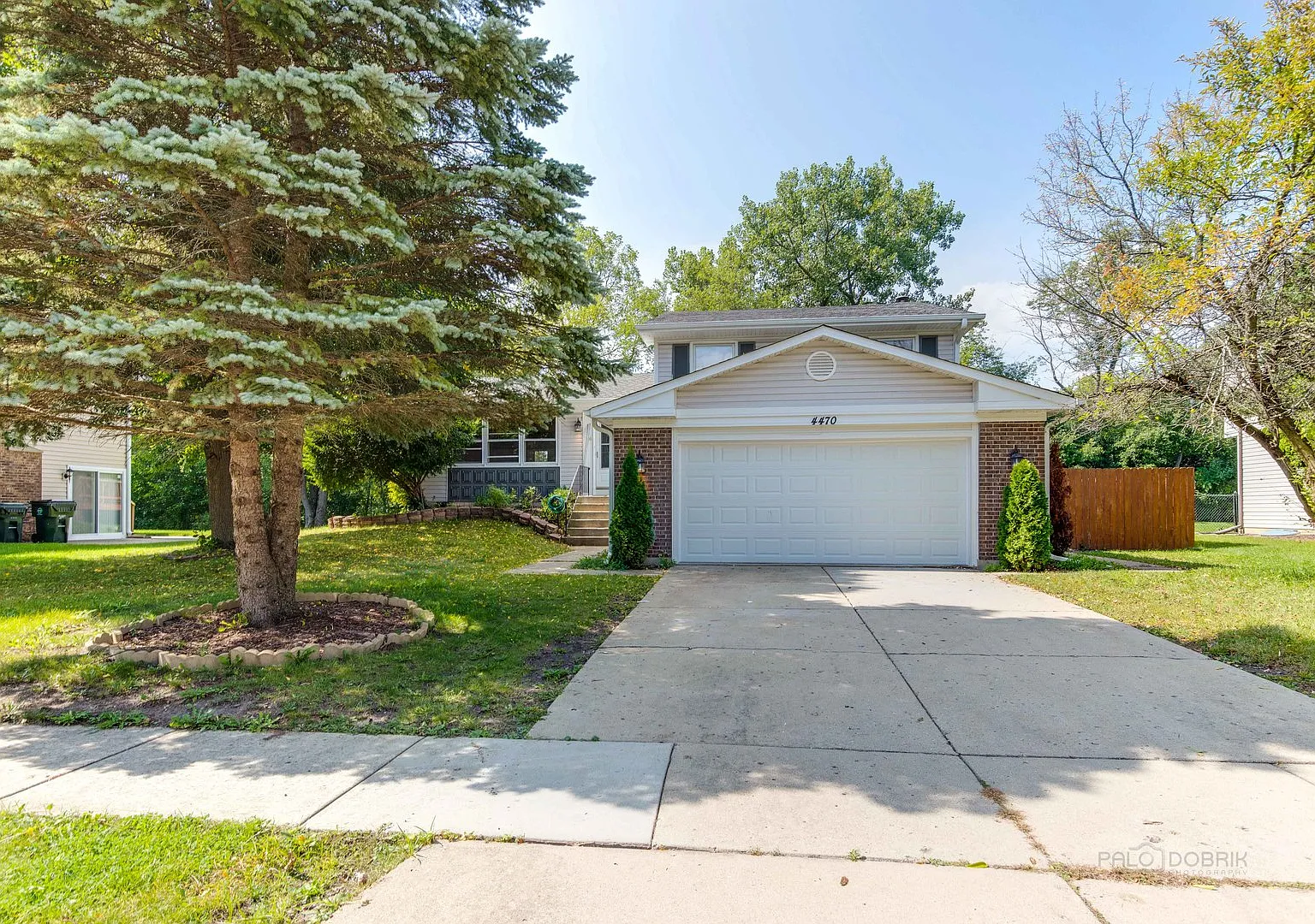 3 bed, 1983 sqft, $3,200 — Photo 1