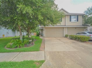 410 Folk Crest Ln, Dickinson, TX 77539