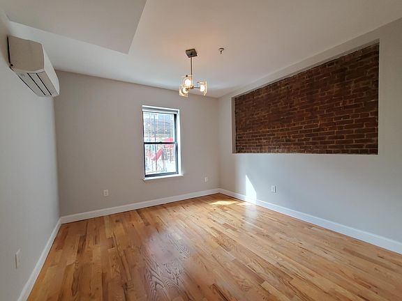 5th image of 45 Clifton Pl #21B