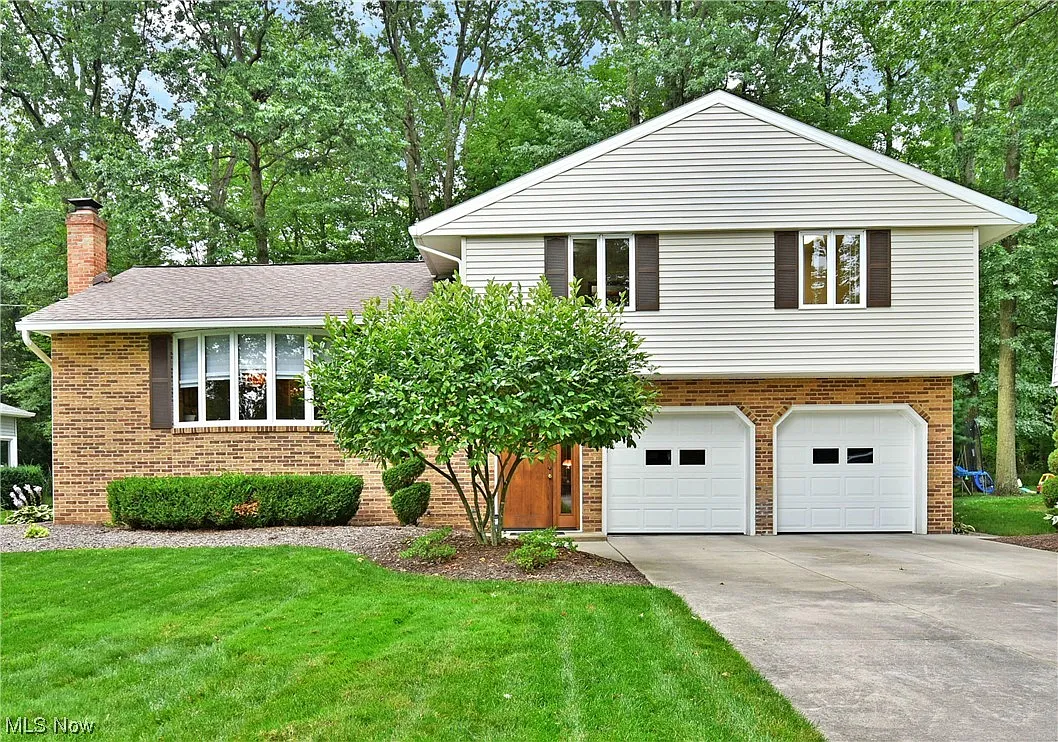 384 Wheelock Dr NE photo 1