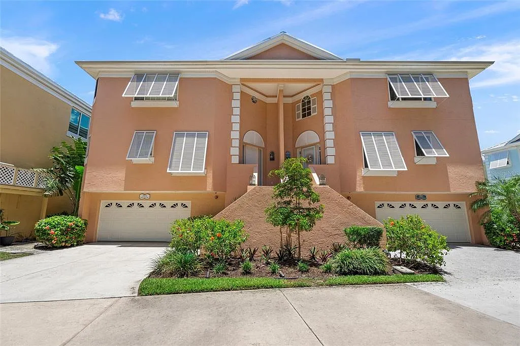 3 bed, 3.5 bath, 2798 sqft, $5,500 — Photo 1