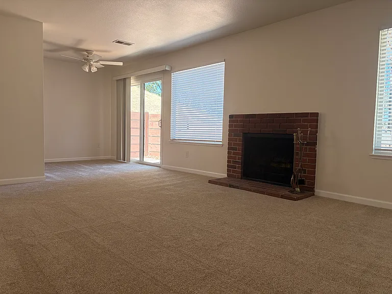 10 Clay Ct #10 — Photo 14