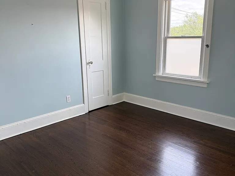 953 Longbrook Ave — Photo 2