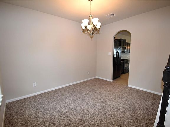 2nd image of 405 Lake Line Dr