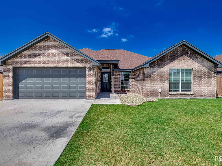 1913 Lamplighter Ln — Photo 4