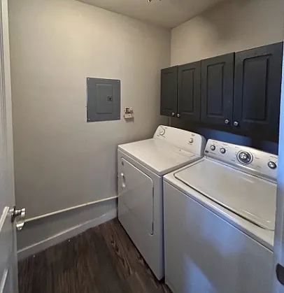 970 N Lewis Ave — Photo 9