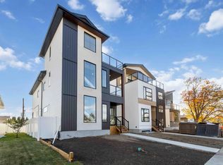 7505 Rowland Rd NW, Edmonton, AB T6A3V9