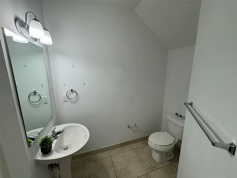 2675 SW 81st Ter #2683 — Photo 7