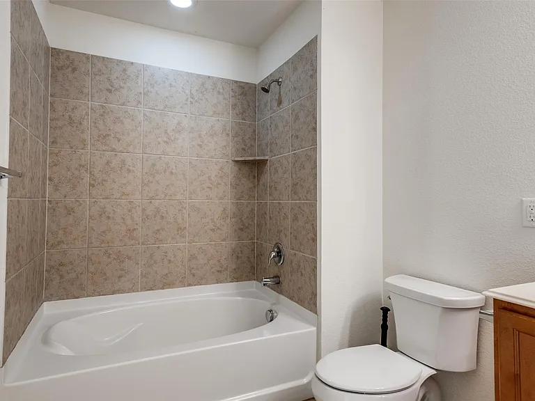 929 Glenndon Dr — Photo 5