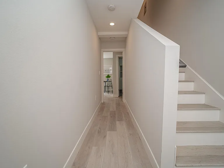 1323 1/2 Bates Ave — Photo 6