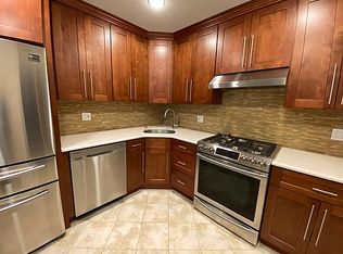32-40 36th St #3F, Astoria, NY 11106