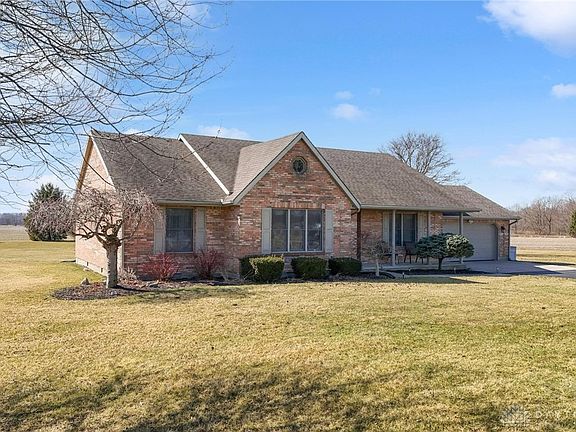 2nd image of 2225 Center Rd