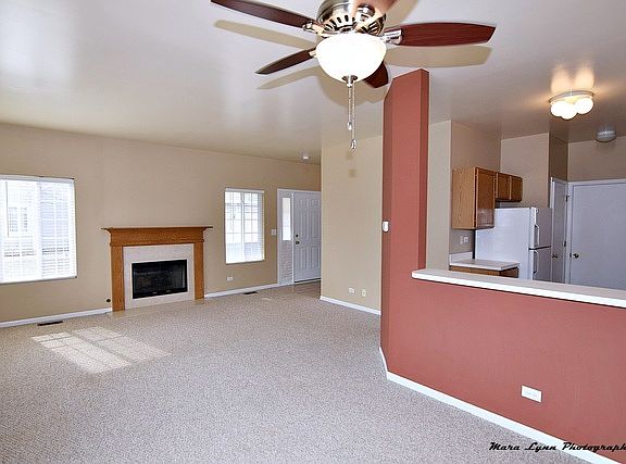 5th image of 302 Windsor Ct Unit A