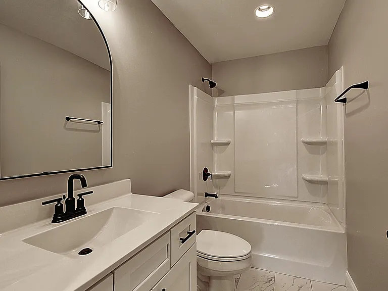209 University Pkwy #36 — Photo 31