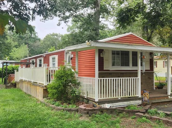 5 Briarwood Ln, Pittsgrove, NJ 08318