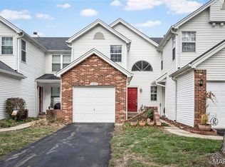 11920 Autumn Lakes Dr, Maryland Heights, MO