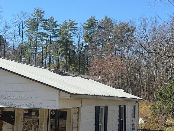 3rd image of 114 Lively St