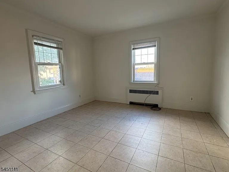 28 Knopf St #2B — Photo 2