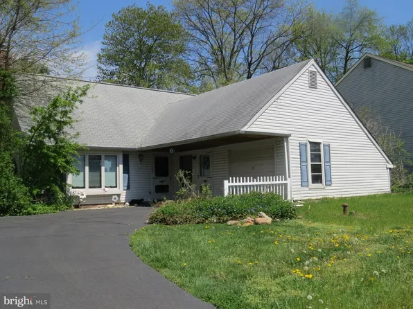 504 Hartford Ln, Fairless Hills, PA 19030