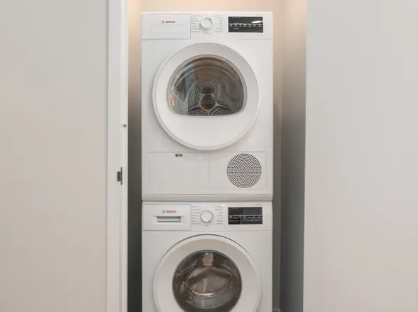 83-07 Queens Boulevard image 5 of 5