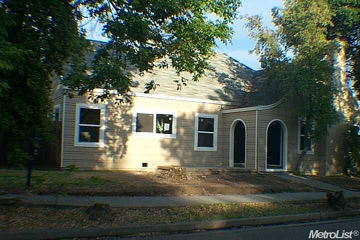 1st image of 904 N Columbia Ave