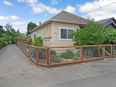 215 Iowa Street, Santa Rosa, CA, 95401