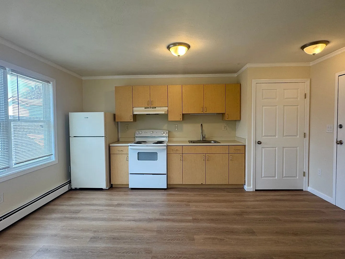 Peabody - Studio - Heat & Hot Water Included — Photo 2
